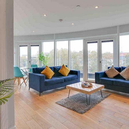 New London Life Executive Apartments เชมส์ฟอร์ด ภายนอก รูปภาพ