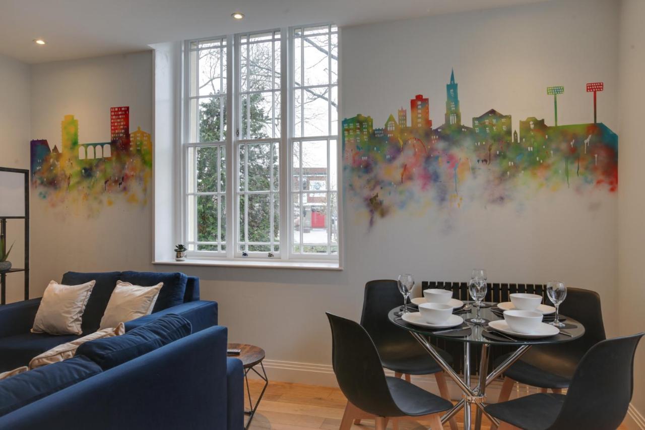 New London Life Executive Apartments เชมส์ฟอร์ด ภายนอก รูปภาพ