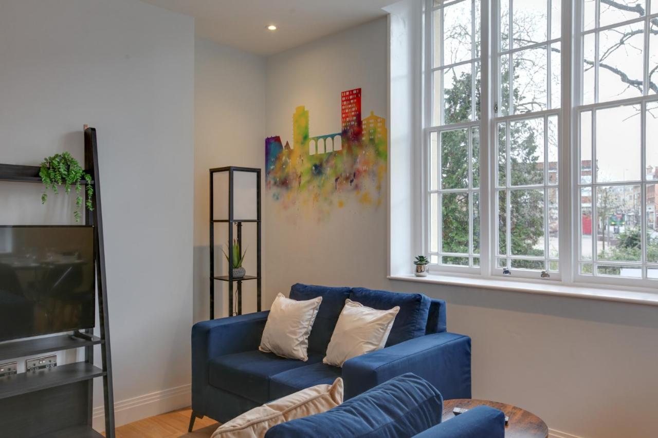 New London Life Executive Apartments เชมส์ฟอร์ด ภายนอก รูปภาพ