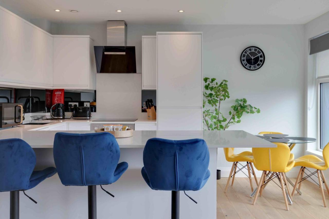 New London Life Executive Apartments เชมส์ฟอร์ด ภายนอก รูปภาพ