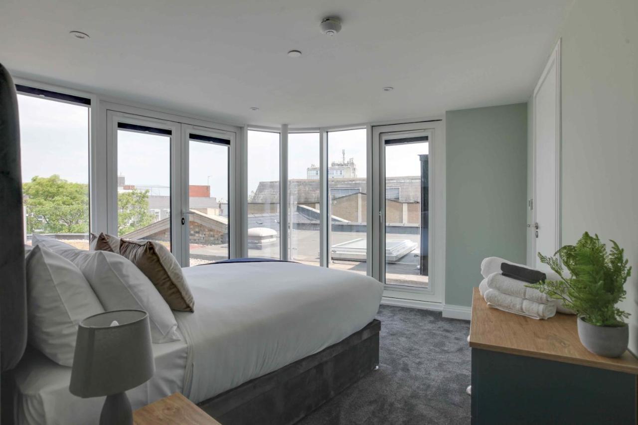 New London Life Executive Apartments เชมส์ฟอร์ด ภายนอก รูปภาพ