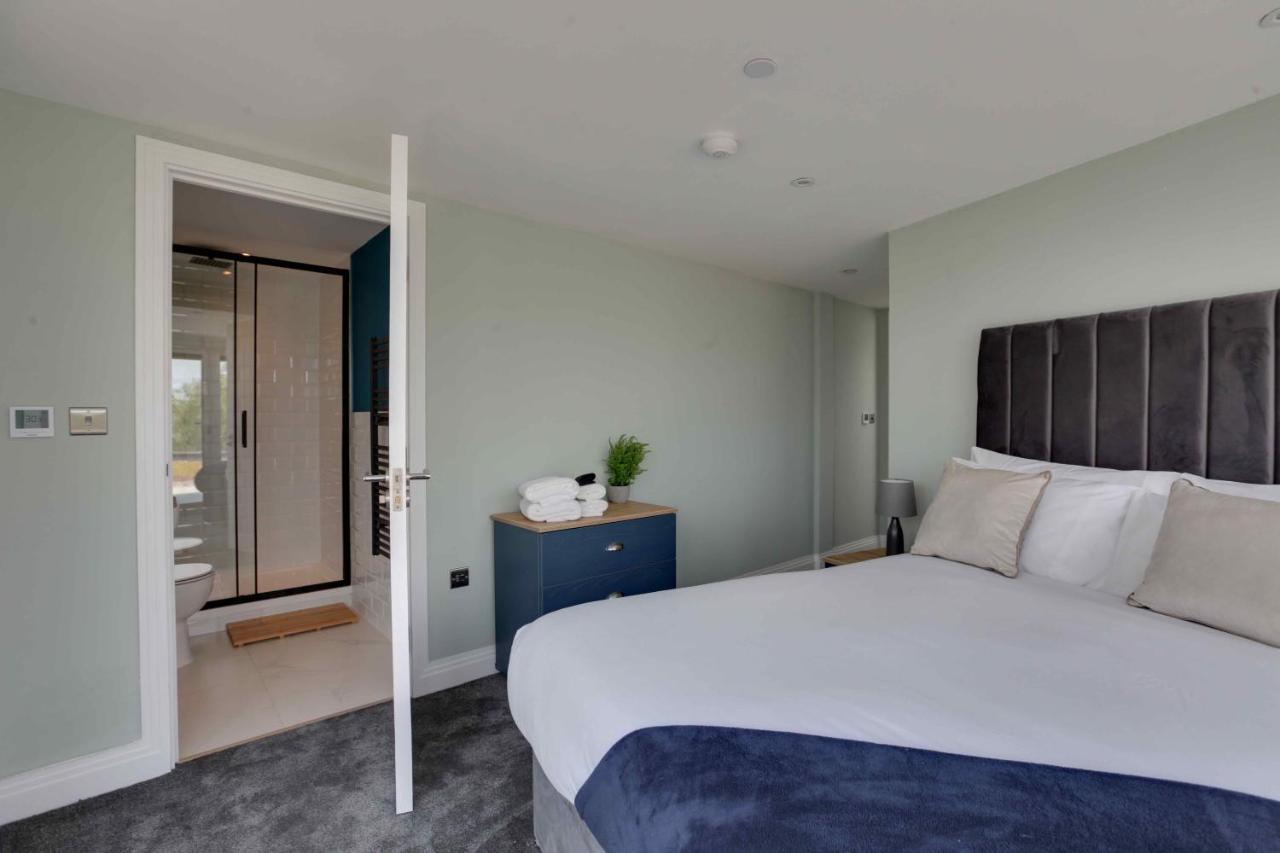 New London Life Executive Apartments เชมส์ฟอร์ด ภายนอก รูปภาพ