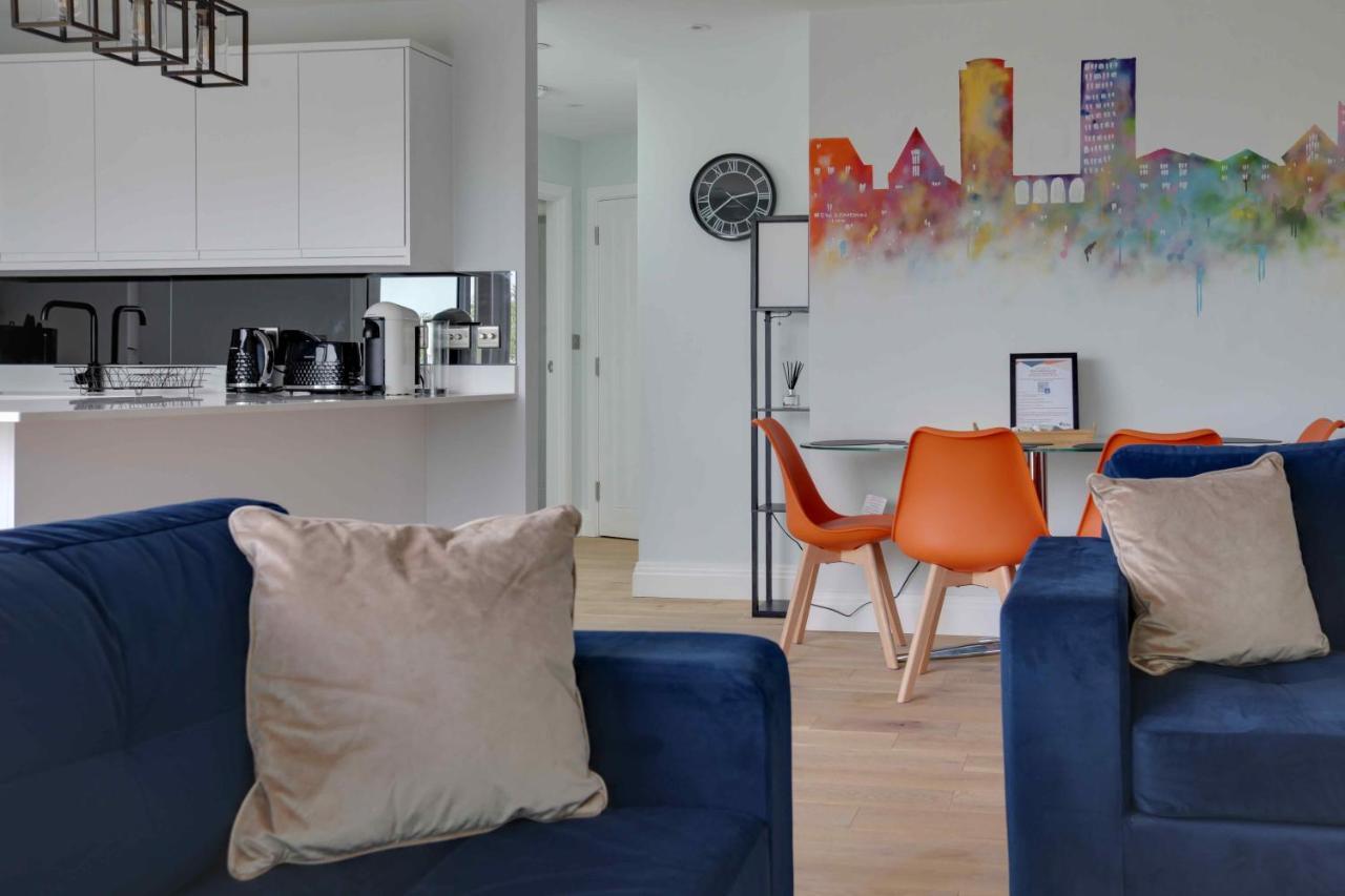 New London Life Executive Apartments เชมส์ฟอร์ด ภายนอก รูปภาพ
