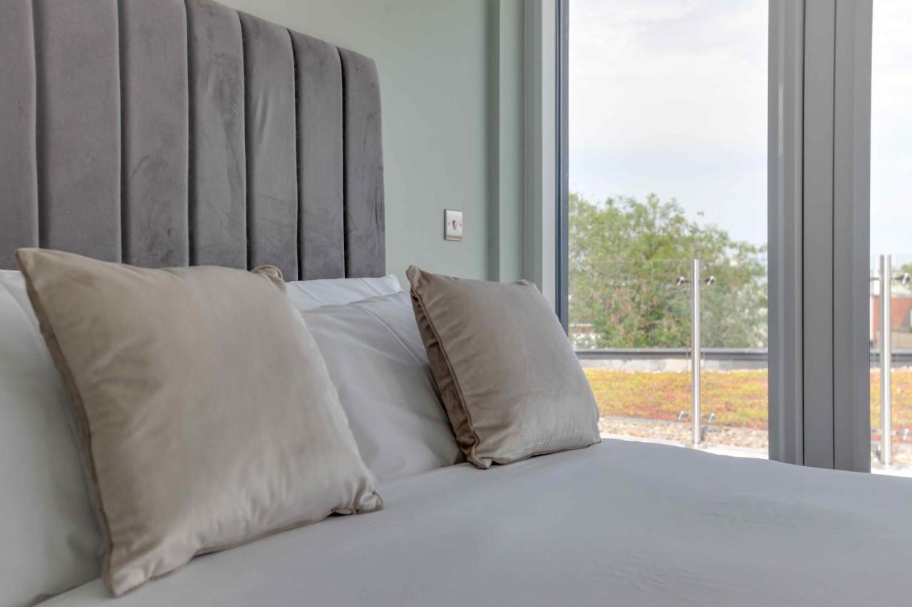 New London Life Executive Apartments เชมส์ฟอร์ด ภายนอก รูปภาพ