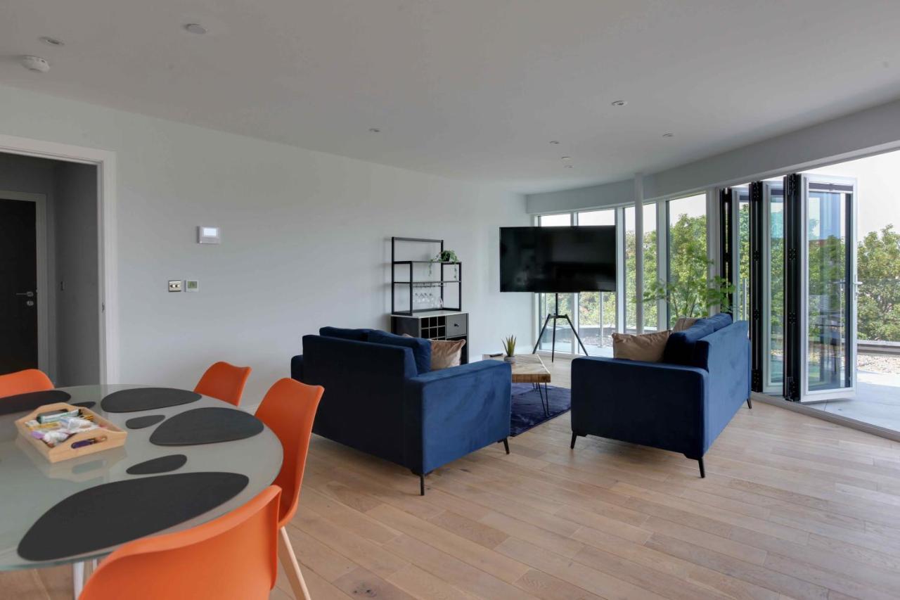 New London Life Executive Apartments เชมส์ฟอร์ด ภายนอก รูปภาพ