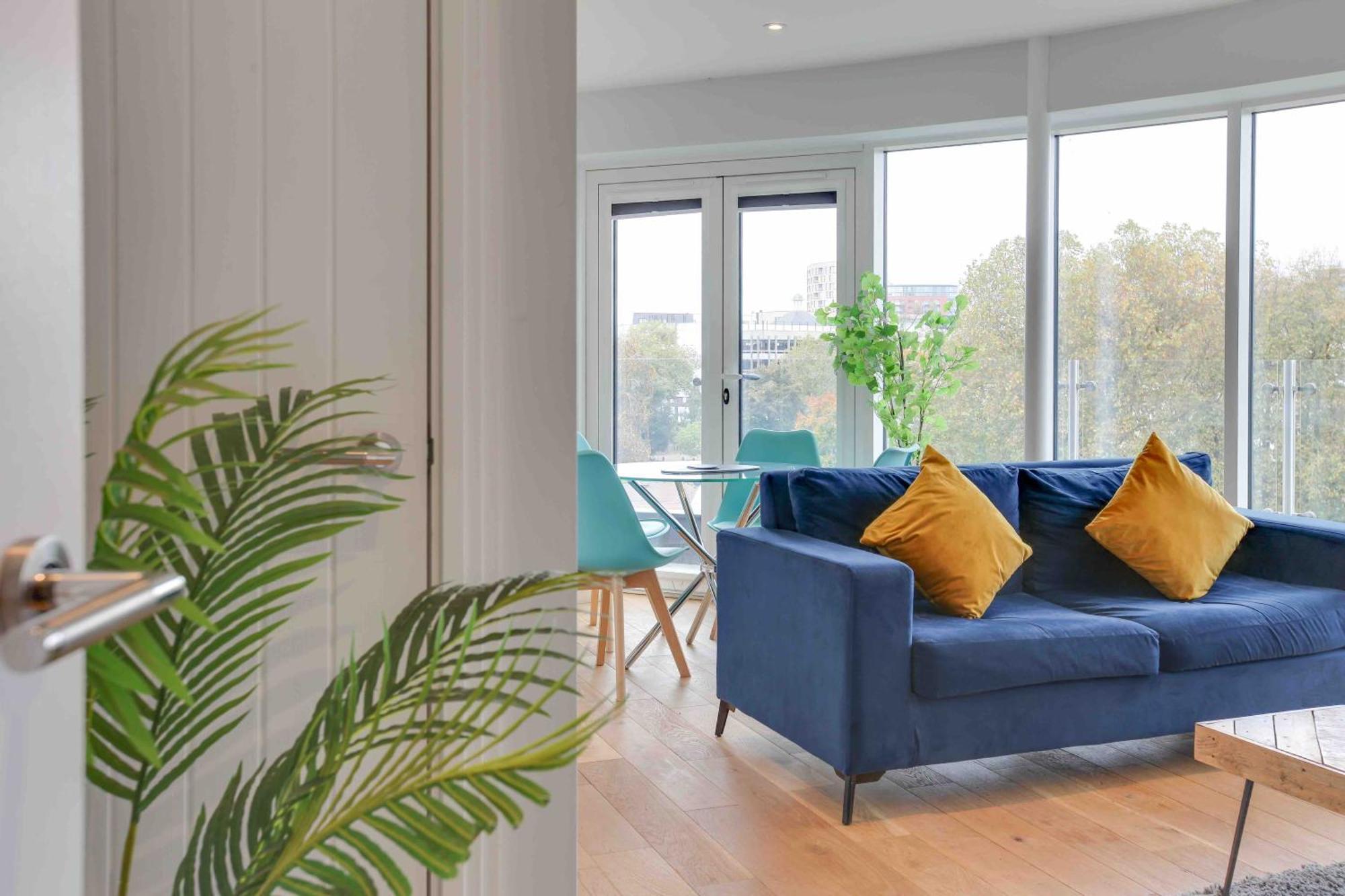New London Life Executive Apartments เชมส์ฟอร์ด ภายนอก รูปภาพ
